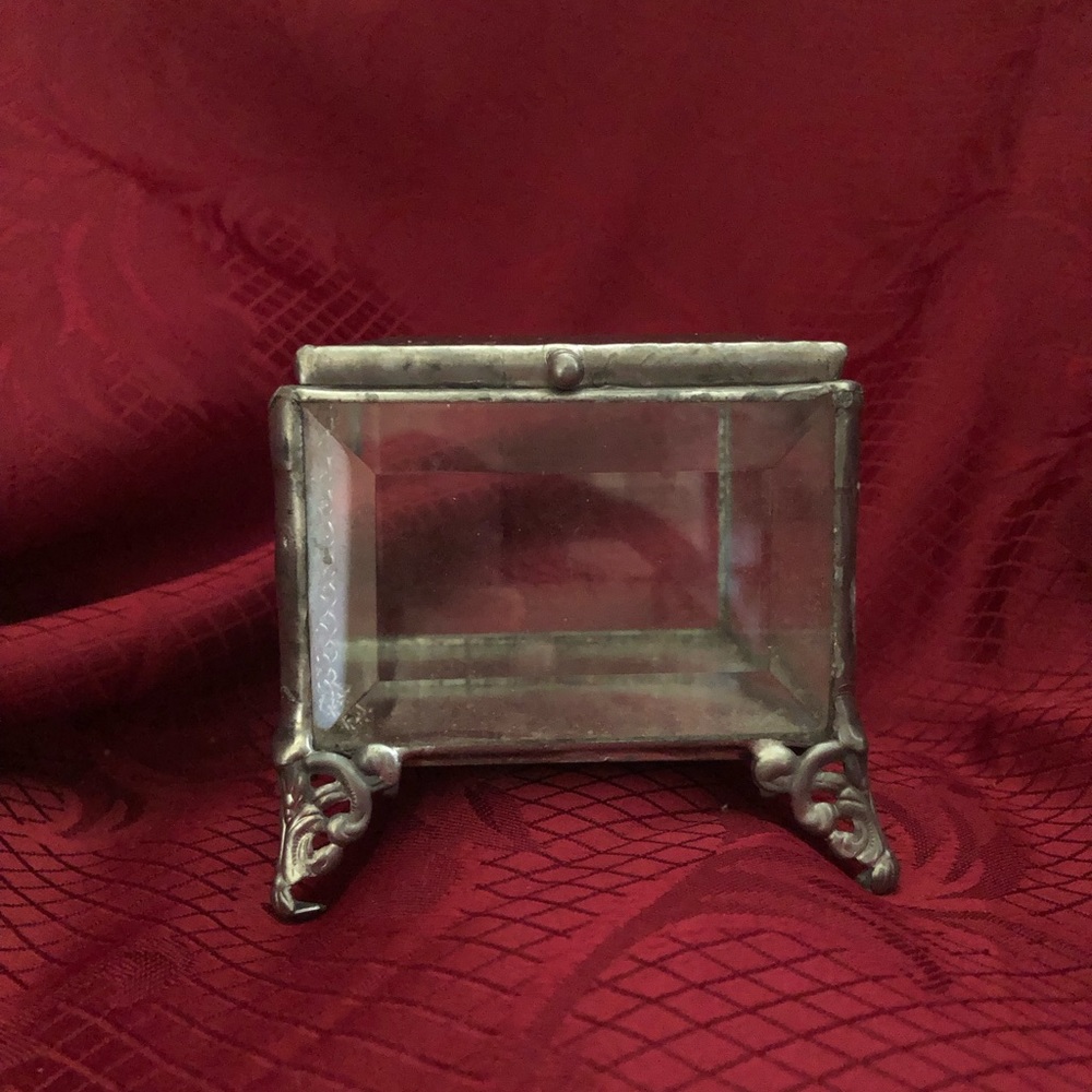 Beveled glass engagement/wedding ring box with dried flower embedded in lid - Picture 6 of 10